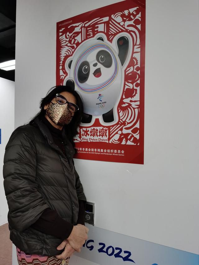 他在心中默念：上帝保佑、耶稣保佑、圣母玛利亚保佑，请务必让那个韩国人的支付流程出现问题，我能不能活下去，就只剩下这最后的机会了。
